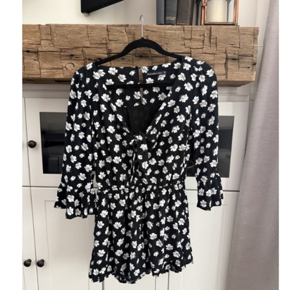 Abercrombie & Fitch Black Floral Bell Sleeve Tie Front Romper Size XS